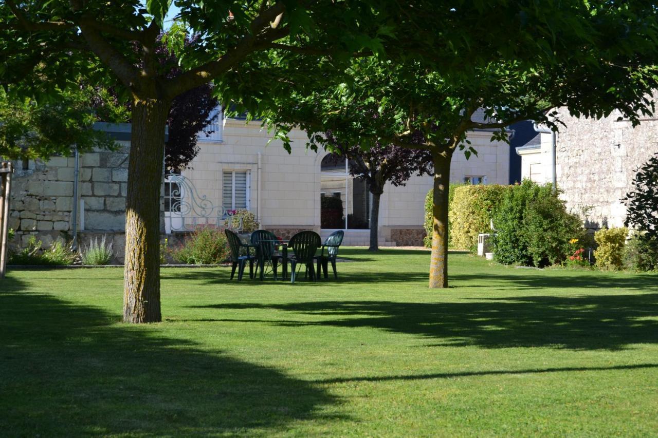 Les Chambres D Hotes Du Lavoir Restigné Exterior foto